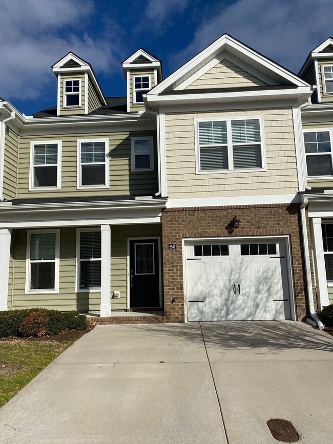 Building Photo - Spacious & Updated 3BR/3BA Home Near Shopping & Interstate Access!