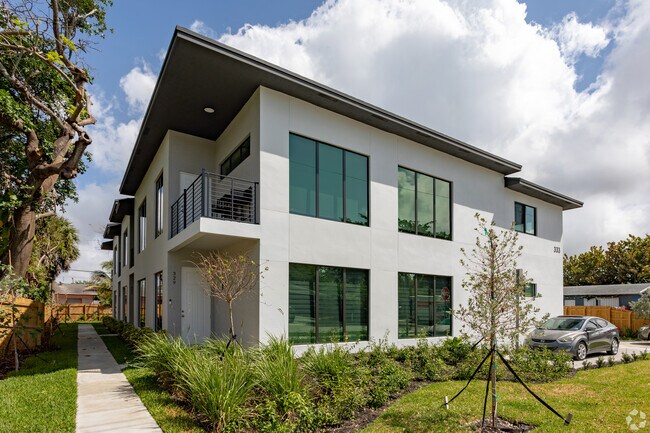 333 NW 41st St - Townhomes