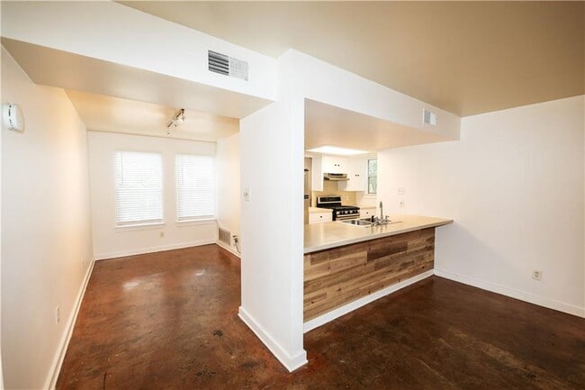 Photo - 1305 Lorrain St Unit #D