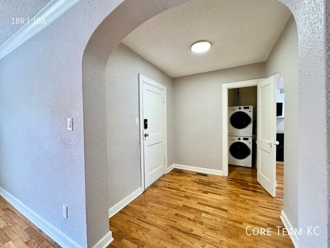 Photo - 1112 W 45th St Unit 1112-3