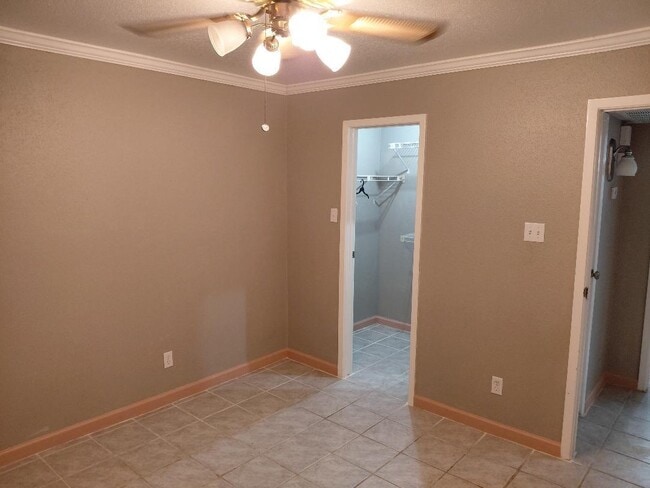 Photo - 3900 Woodchase Dr Unit 67