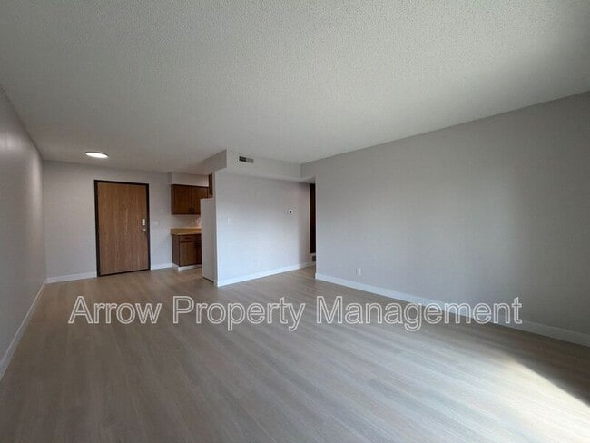 Building Photo - 539 N 24th St Unit 17