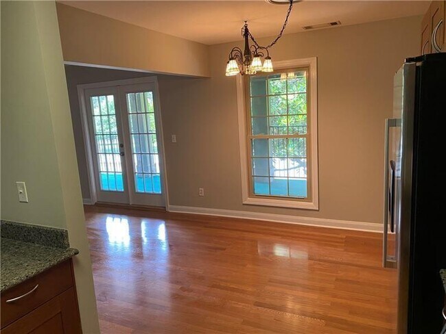 Photo - 3125 Colonial Way Unidad G