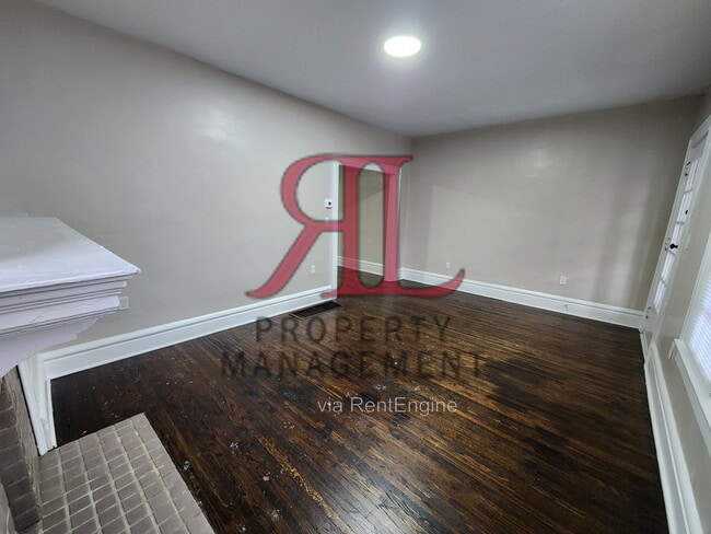 Photo - 640 S Champion Ave
