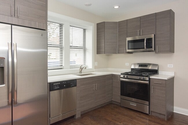 Photo - 2228 N Sawyer Ave Unit W2