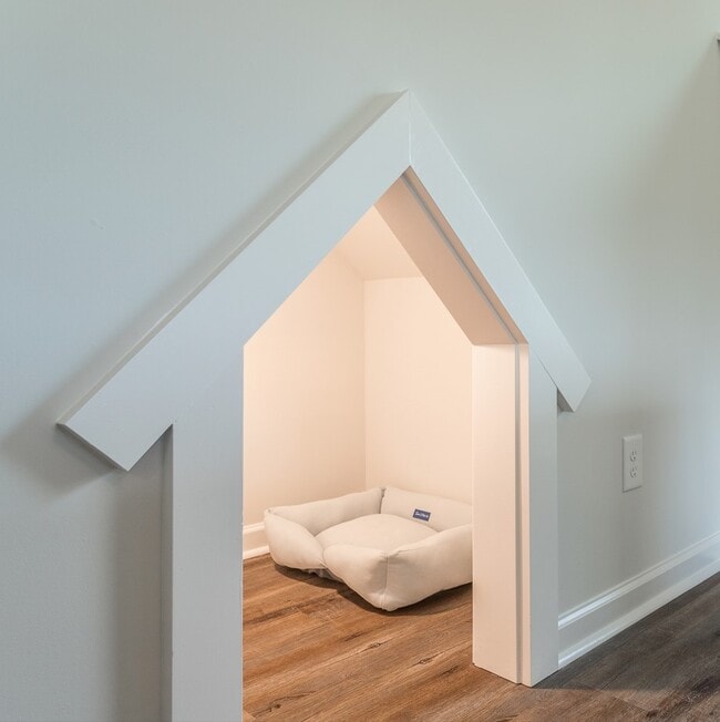 Photo - 240 Chesapeake Commons St