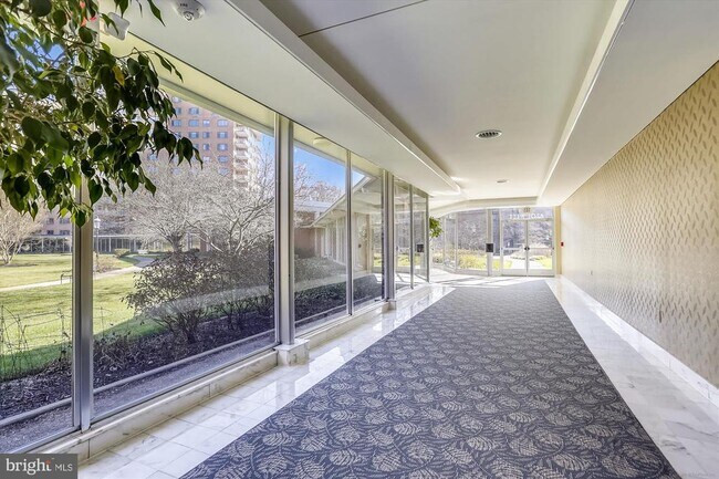 Photo - 4201 CATHEDRAL Ave NW Unidad 407W