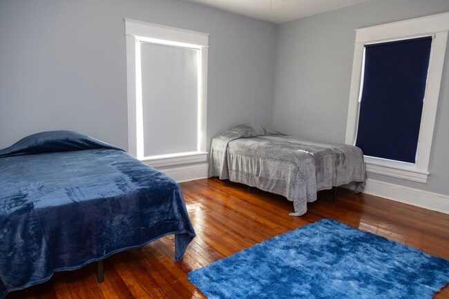 Photo - 1411 Clarke Ave SW Unit Apartment 2