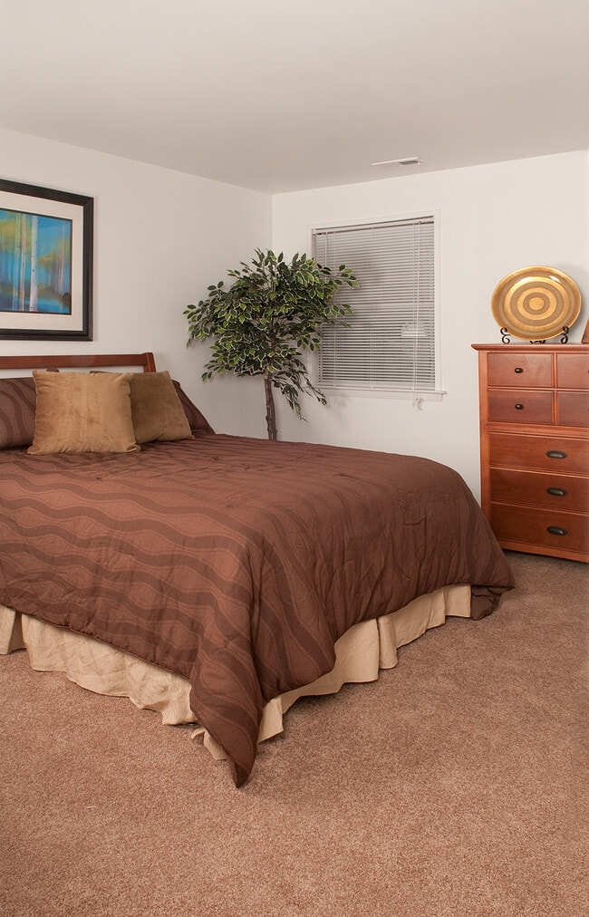 Laurel Hill Apartments