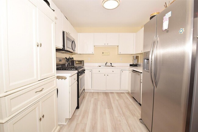 Photo - 822 Portofino Pl