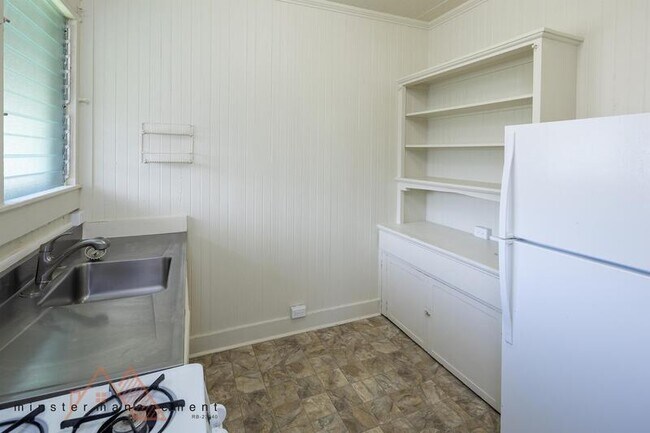 Photo - 2680 E Manoa Rd Unidad A3 Rental