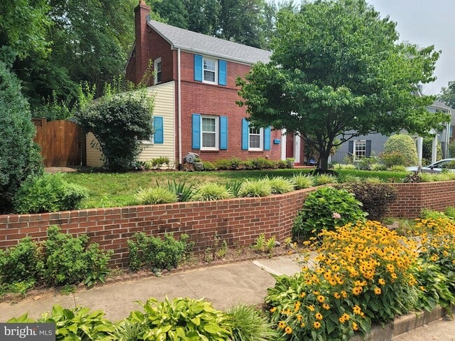 Photo - 1419 N Longfellow St