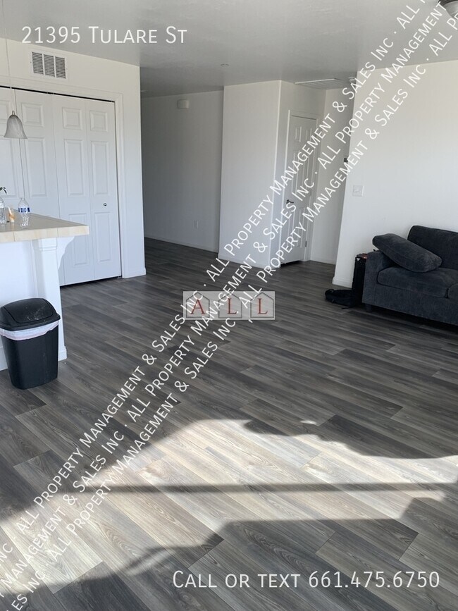 Photo - 21395 Tulare St