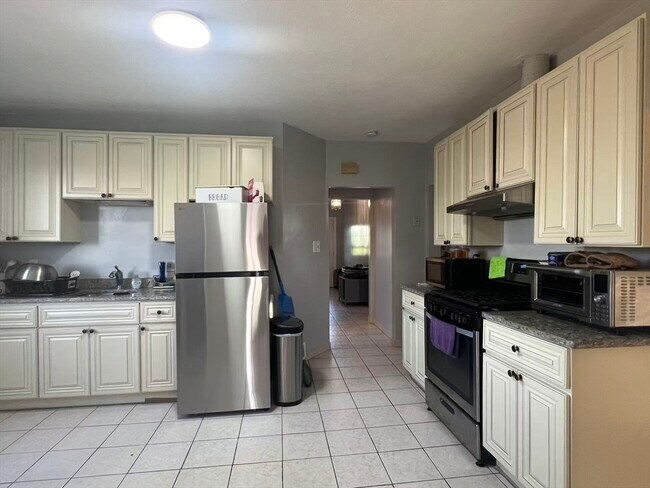 Photo - 161 Liberty St Unidad 3