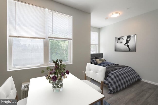 Building Photo - 4124 Haverford Ave Unit STUDIO