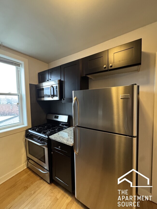 Photo - 4606 N Kildare Ave Unit 3W