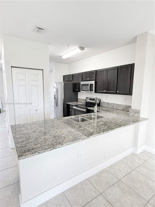 Photo - 134 SE 28th Ter Unit 5