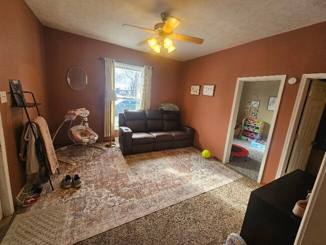 Photo - 307 W Clem St