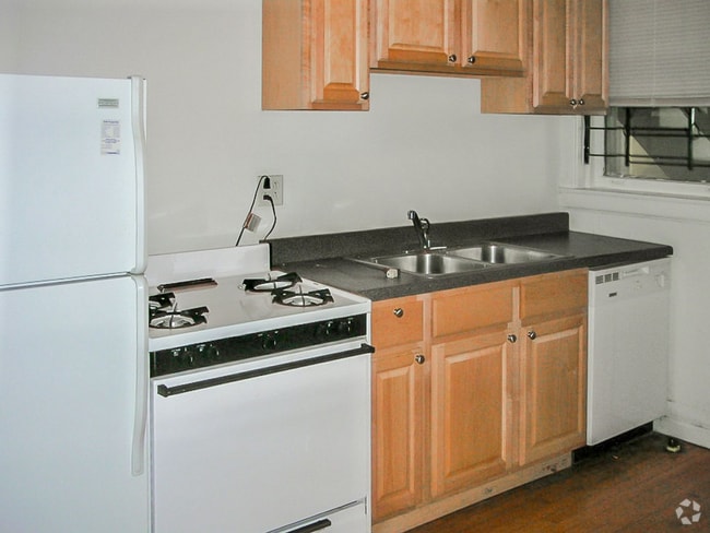 Building Photo - 1949 W Winnemac Ave Unit 1 Rental