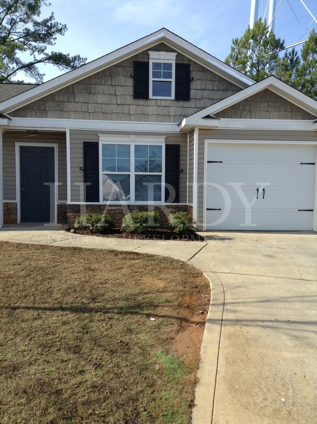 Building Photo - 10-12 Chesney Drive Unit 10 Chesney Dr NW