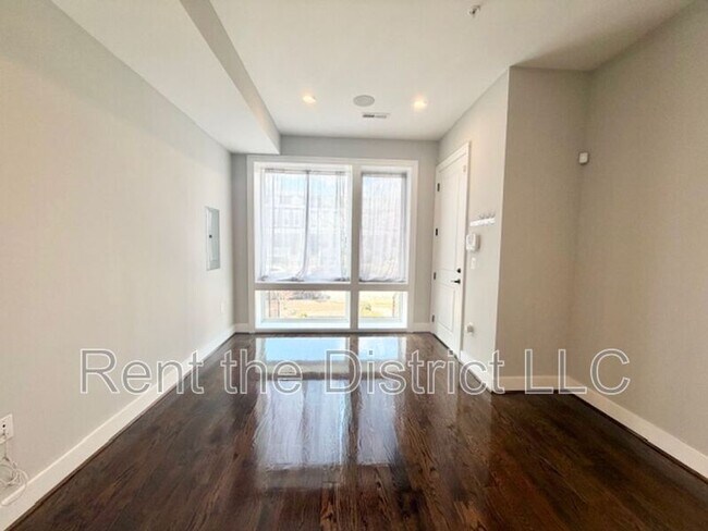 Photo - 913 12th St NE Unidad #2