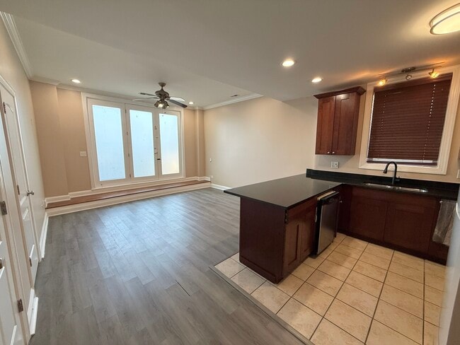 2513 W Congress Pkwy