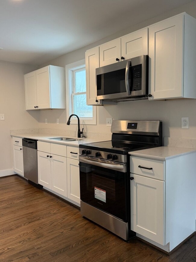 Photo - 2 Bed 1 Bath home with large backyard