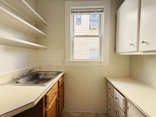 Photo - 35 Kingston St Unit 1