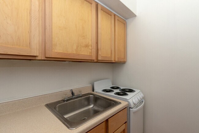 Photo - 562 W Arlington Pl Unit 011