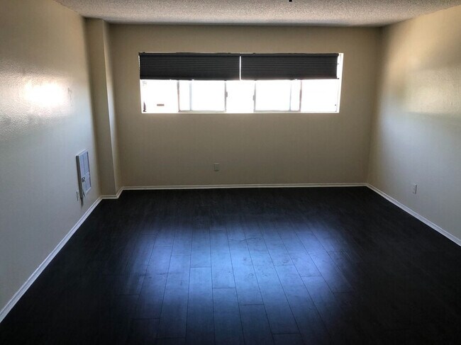 Photo - 8724 Etiwanda Ave