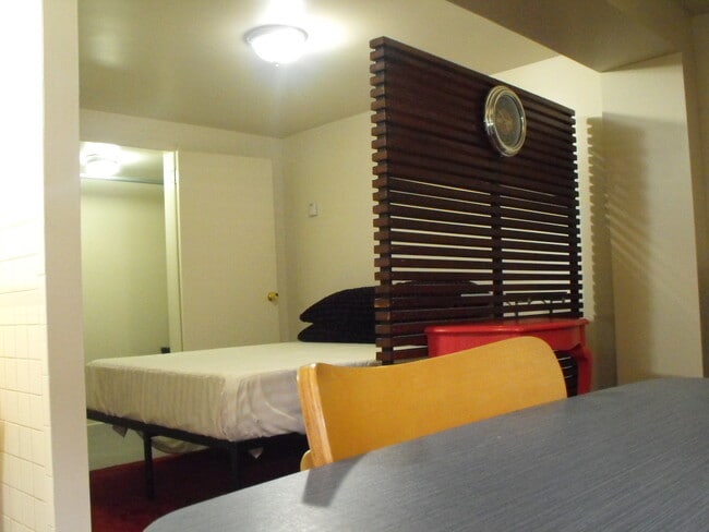 Building Photo - 517 Montgomery St Unit #S Rental