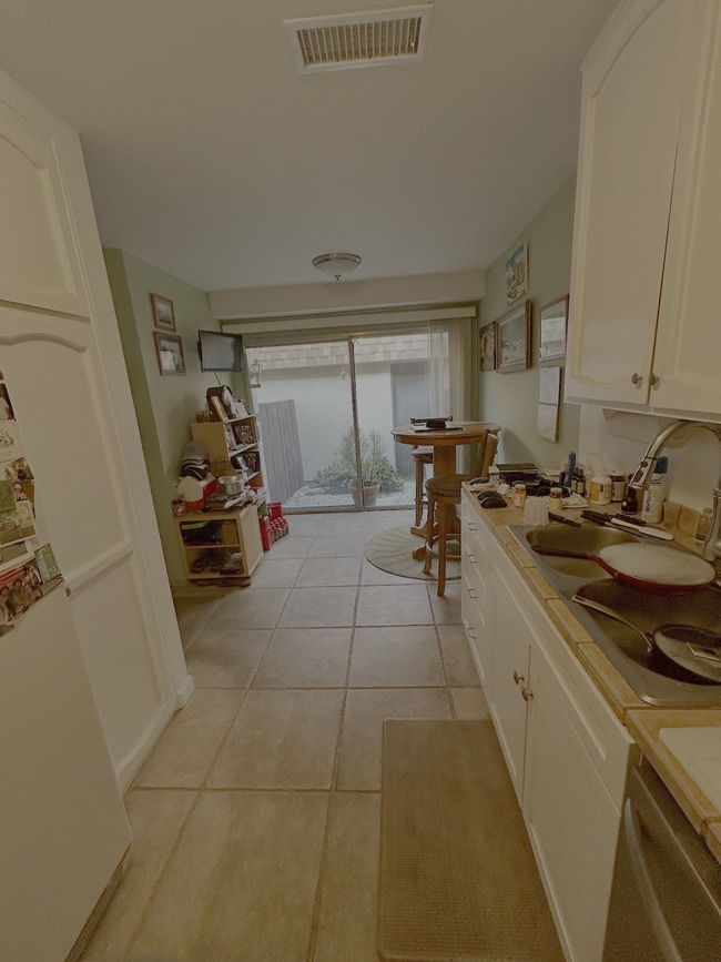 Photo - 4560 Anne Sladon St