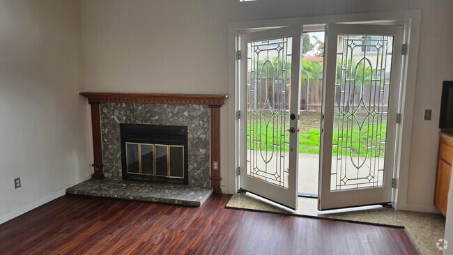 Building Photo - 3763 Via Del Bardo Rental