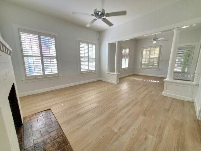 461 W Marion Ave