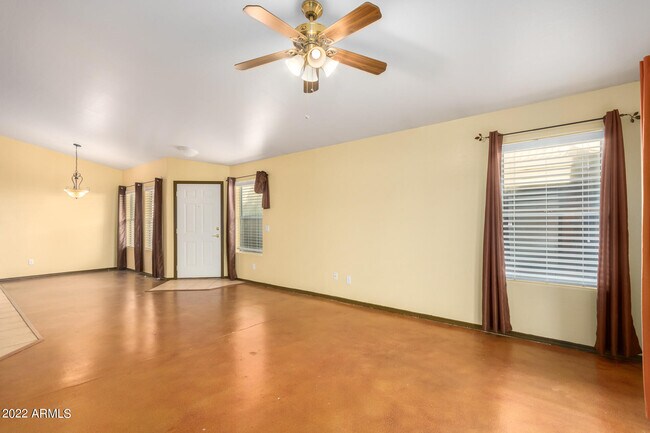 Photo - 525 N Val Vista Dr