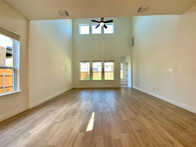 Photo - 358 Darley Oak Dr