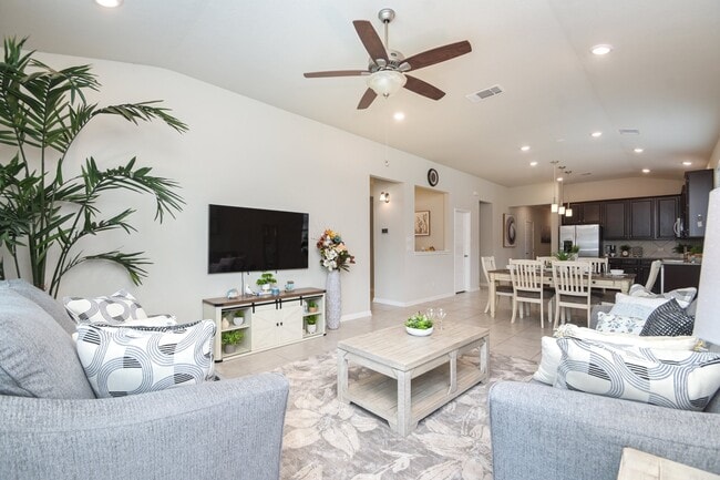 Building Photo - 2411 Verona Wy