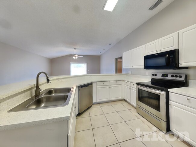 Photo - 883 Oak Arbor Cir