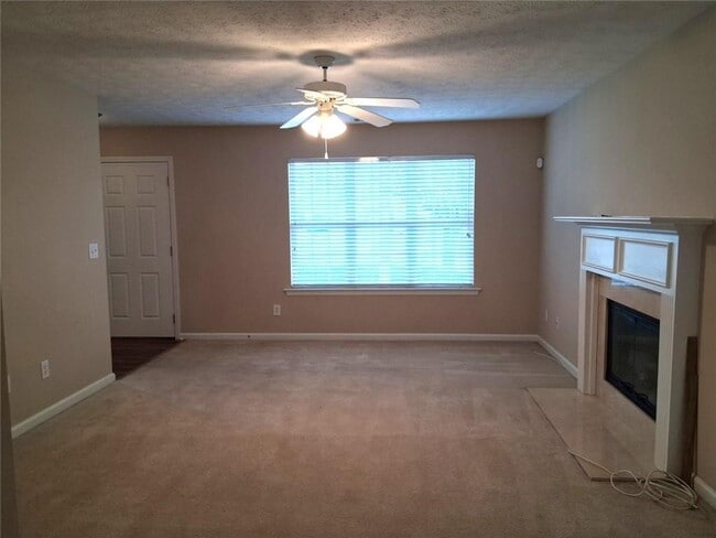 Photo - 130 Vinings Dr