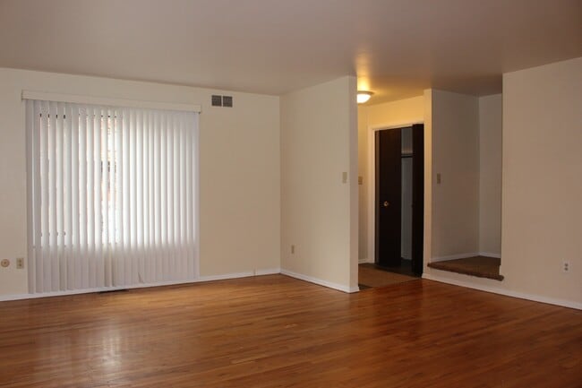 Photo - TRENT 543 Unit 543