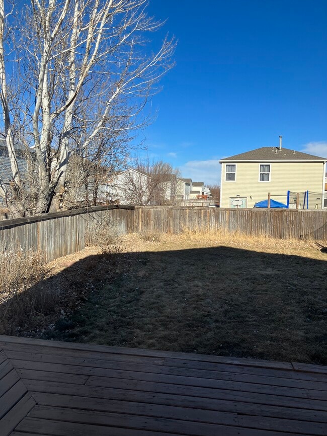 Photo - 1385 waxwing ave