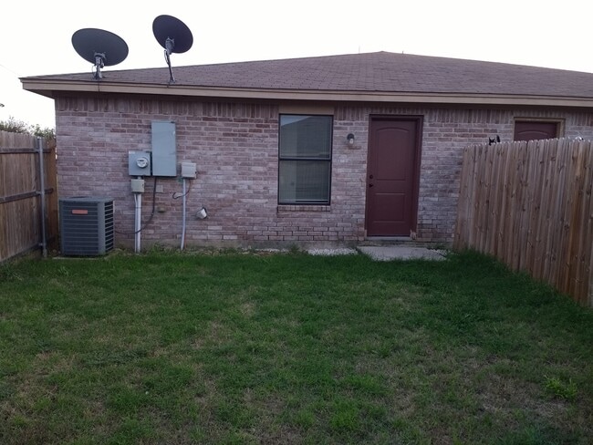 Photo - 8124 Doreen Ave