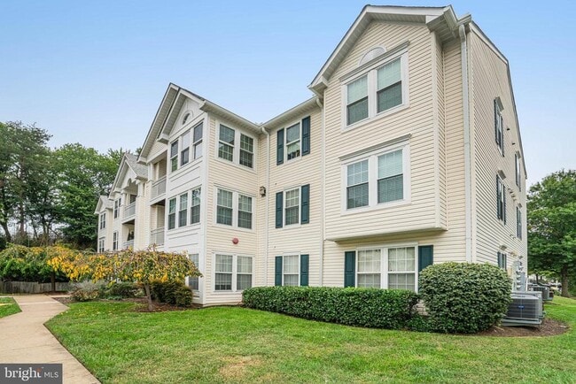 Building Photo - 7501 Calderon Ct Unit 242 B