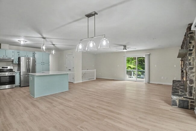 Photo - 201 Birchside Cir