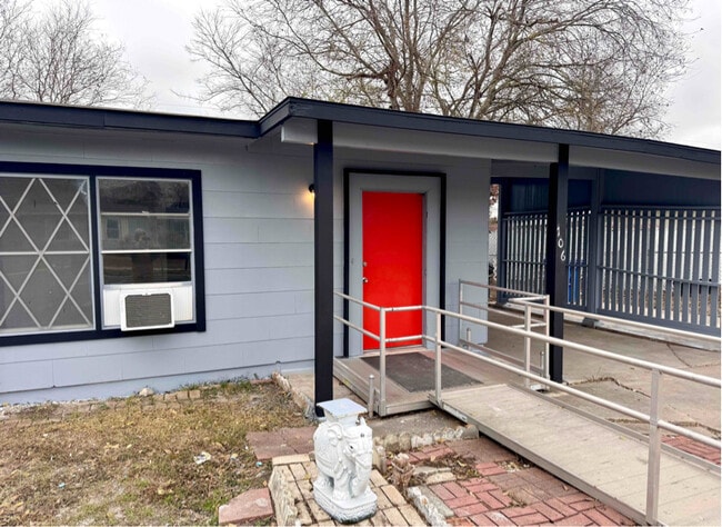 Photo - 106 Galaxy Dr