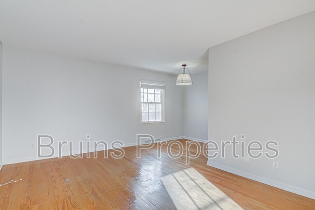 Photo - 805 Trenton St