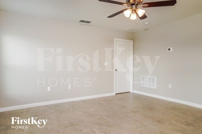 659 Lindbergh Wy