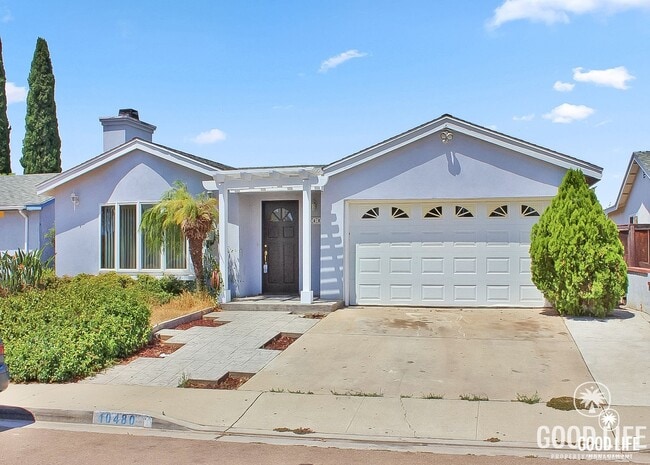 Building Photo - Nice 4B/2BA w/ Attached Garage & Fenced Yard