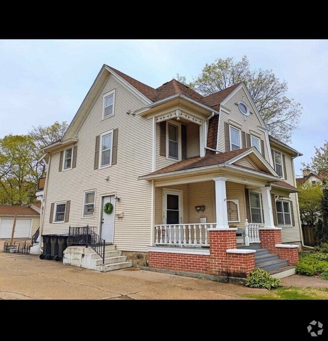 Building Photo - 613 Wisconsin Ave Unit 613Wisconsin Ave Upper Rental