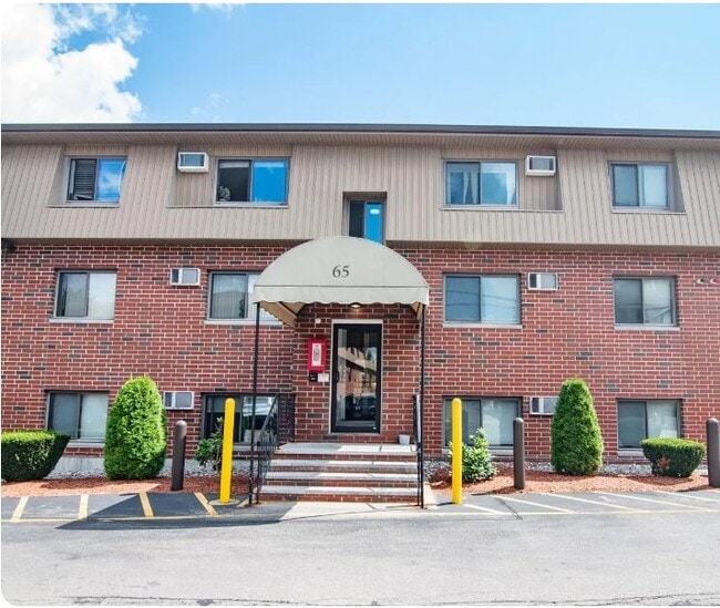 Building Photo - 65 Log St